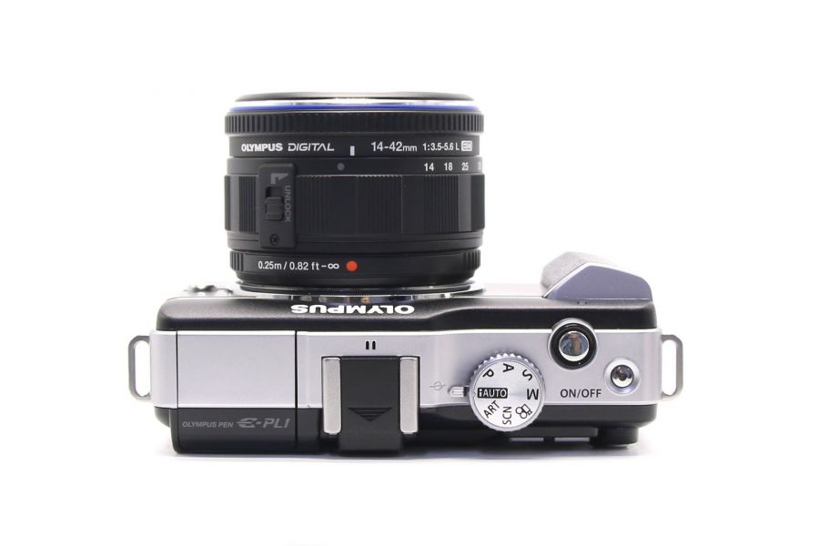 Olympus pen E-PL1 kit в упаковке (пробег 3950 кадров)