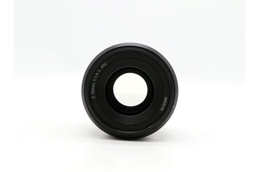Nikon 50mm f/1.8 S Nikkor Z в упаковке