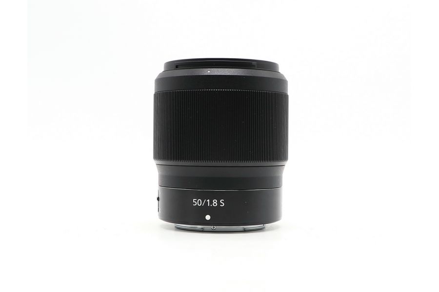 Nikon 50mm f/1.8 S Nikkor Z в упаковке