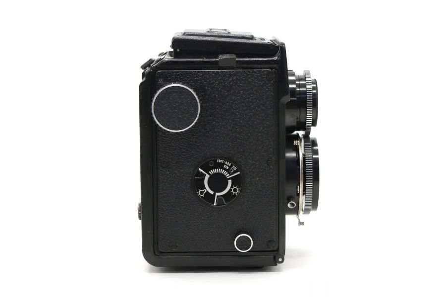 Любитель 166В советский зеркальный фотоаппарат