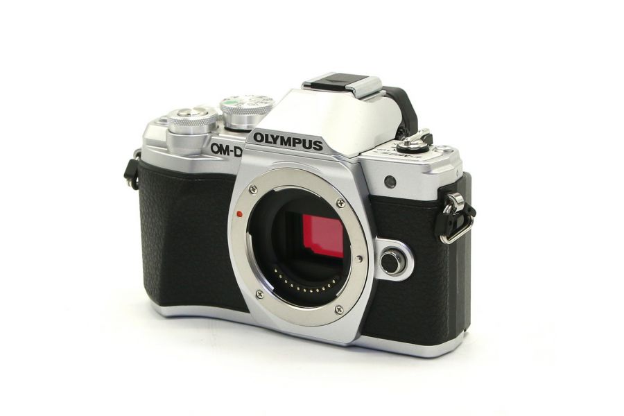 Olympus OM-D E-M10 Mark III body silver (пробег 4560 кадров)