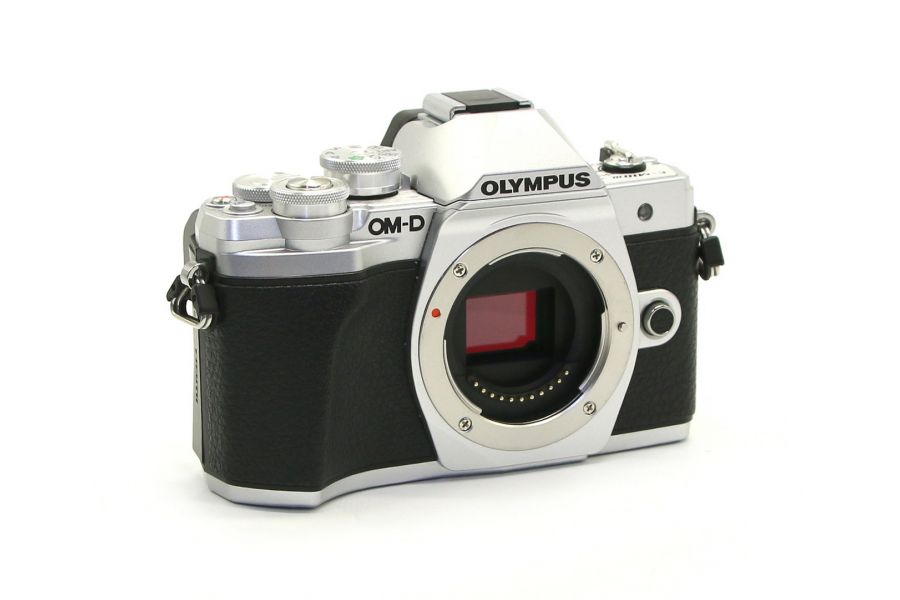 Olympus OM-D E-M10 Mark III body silver (пробег 4560 кадров)