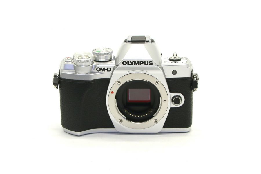 Olympus OM-D E-M10 Mark III body silver (пробег 4560 кадров)