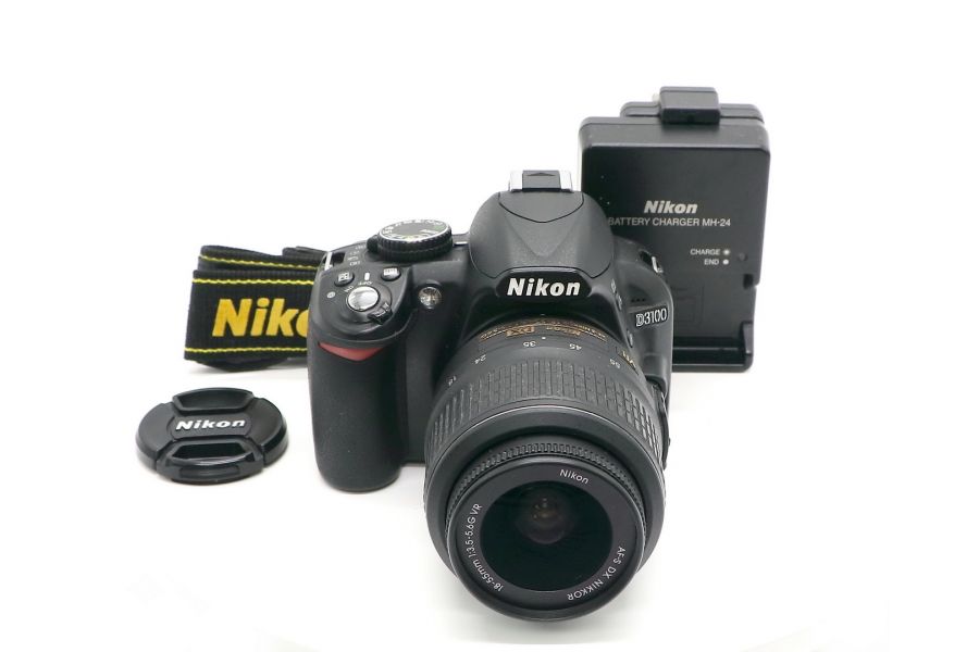 Nikon D3100 kit (пробег 11610 кадров)