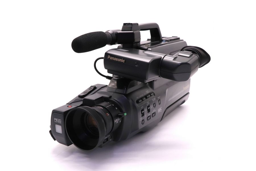 Видеокамера Panasonic NV-M1000