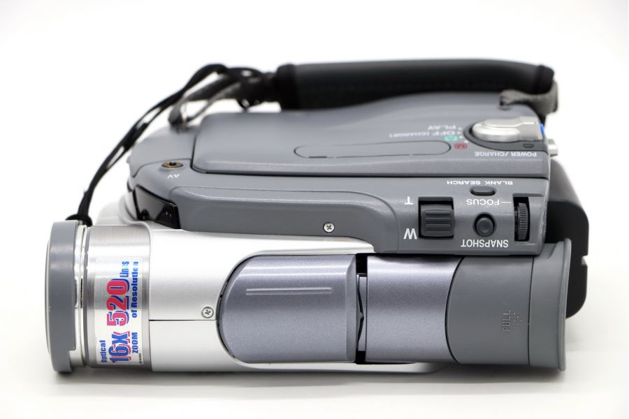 Видеокамера JVC GR-D20E