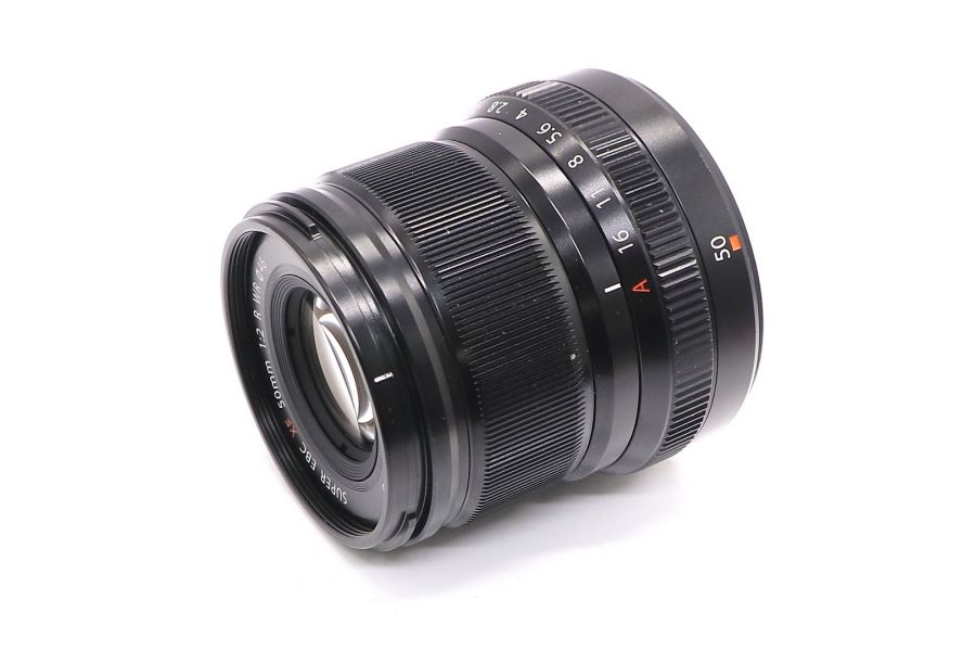 Fujifilm XF 50mm f/2 R WR в упаковке