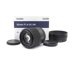 Sigma AF 30mm f/1.4 DC DN Micro 4/3 в упаковке