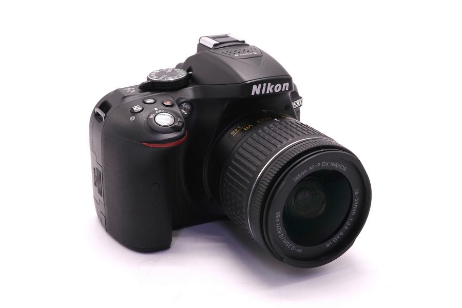 Nikon D5300 kit (пробег 635 кадров)