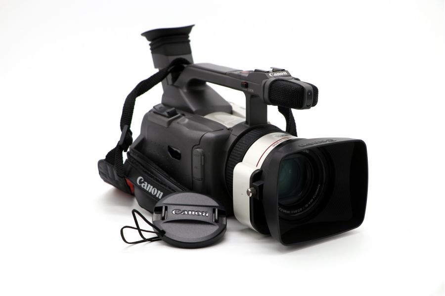 Видеокамера Canon DM-XM1