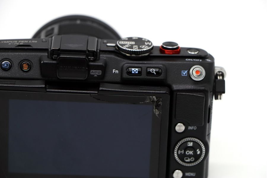 Olympus Pen E-PL6 kit (пробег 30805 кадров)