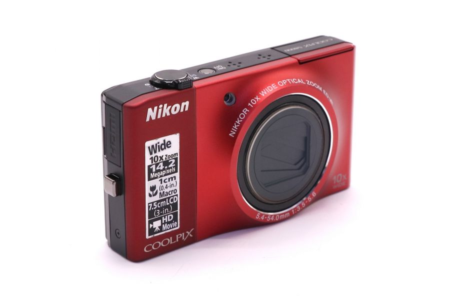 Nikon Coolpix S8000 в упаковке