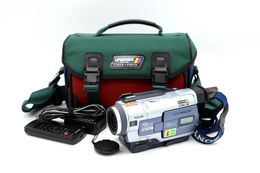 Видеокамера Sony DCR-TRV330E