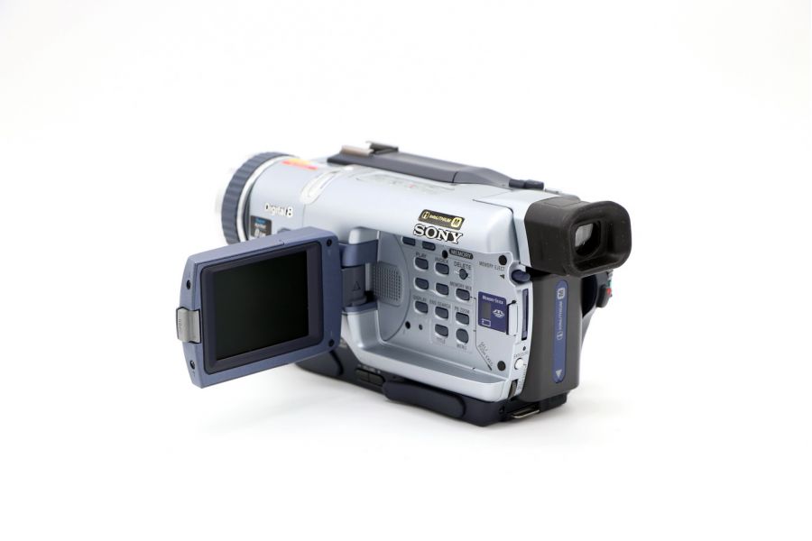 Видеокамера Sony DCR-TRV330E