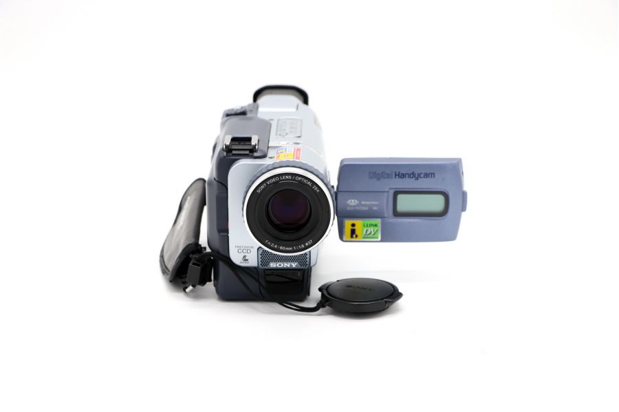 Видеокамера Sony DCR-TRV330E