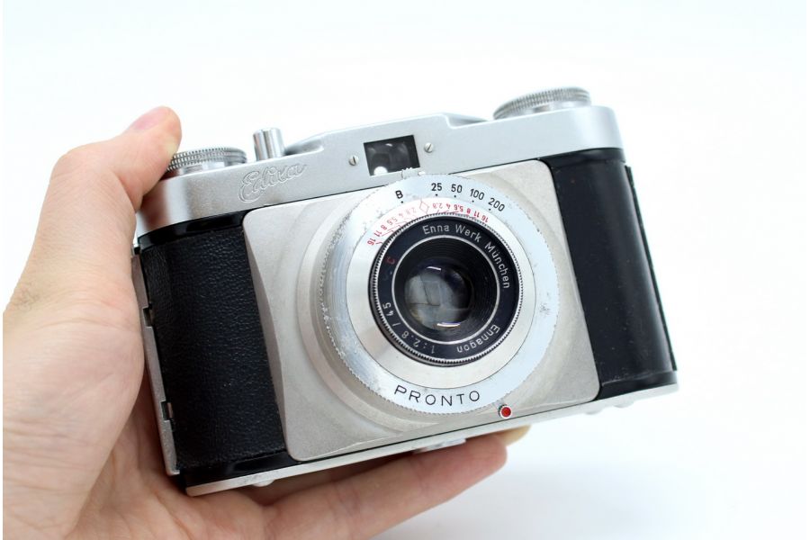 Edixa Pronto + Ennagon 2,8/45 (Germany, 1954)