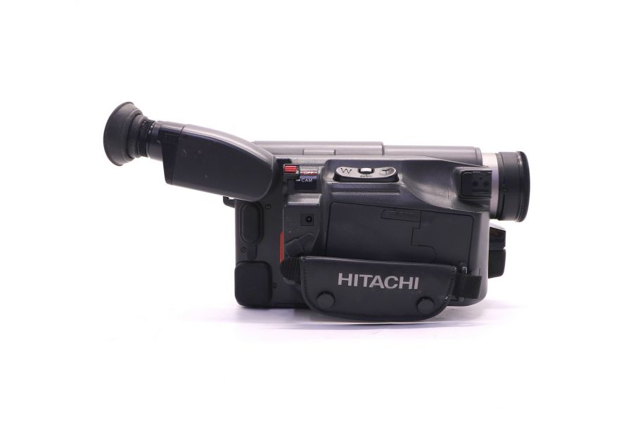Видеокамера Hitachi VM-E228E в упаковке