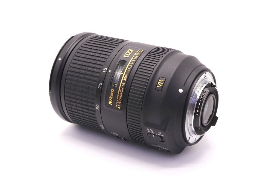 Nikon 18-300mm f/3.5-5.6G ED VR AF-S DX