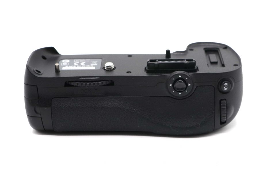 Батарейная ручка Nikon MB-D12