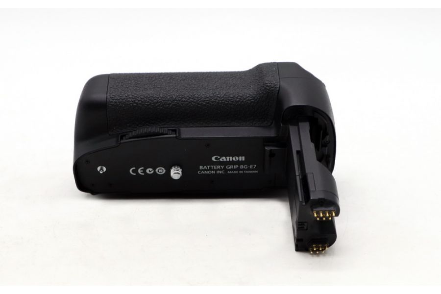 Батарейная ручка Canon BG-E7 новый 