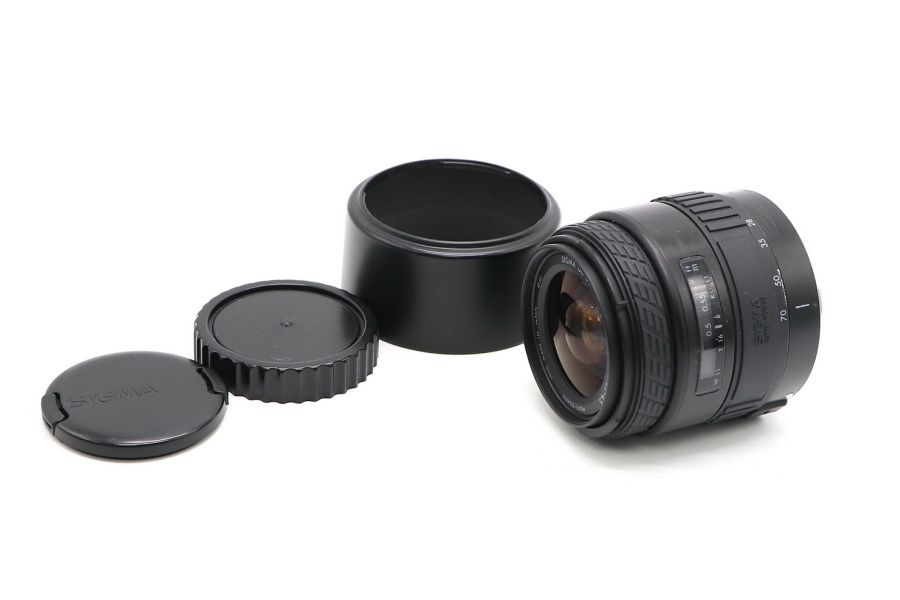 Sigma AF 28-70mm f/3.5-4.5 MC UC Zoom for Canon EF