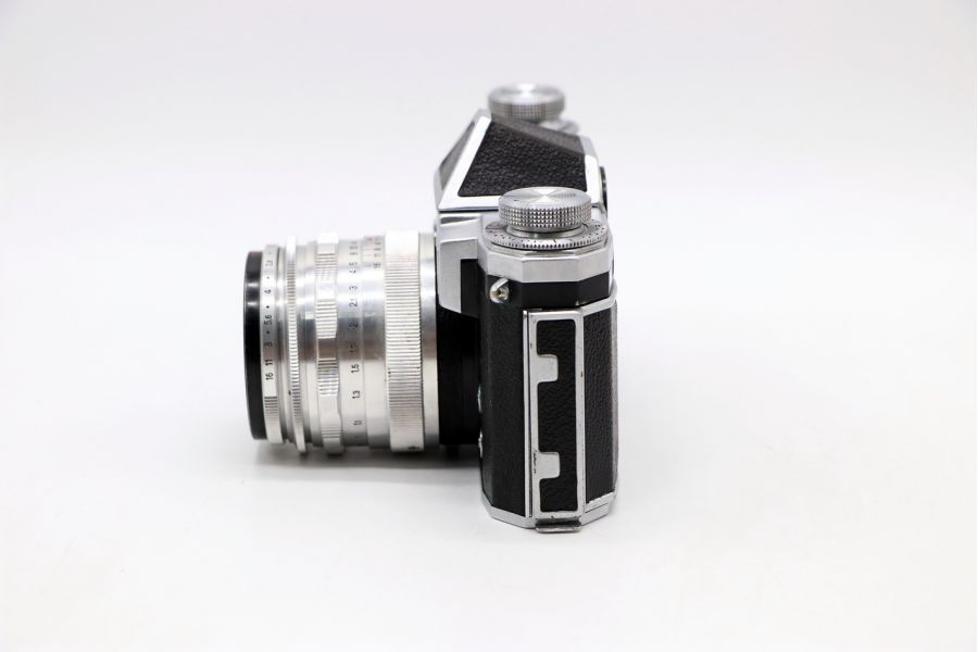 Praktina FX  + Biotar 2/58 T (Germany, 1955)