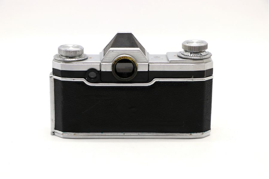 Praktina FX  + Biotar 2/58 T (Germany, 1955)