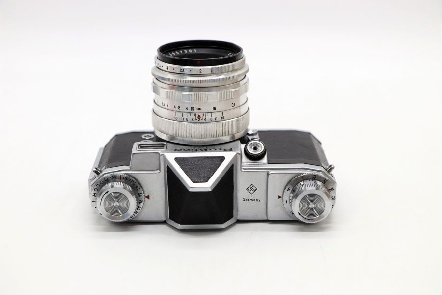 Praktina FX  + Biotar 2/58 T (Germany, 1955)