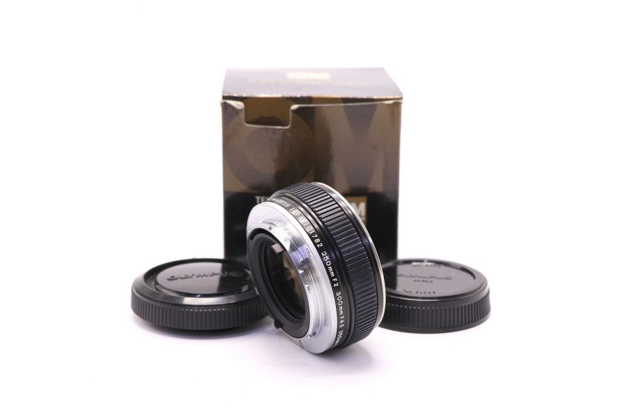 Телеконвертер Olympus 1.4X-A в упаковке