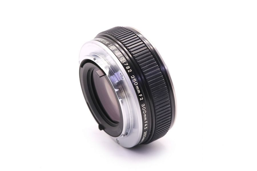 Телеконвертер Olympus 1.4X-A в упаковке