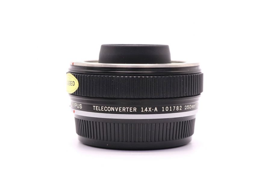 Телеконвертер Olympus 1.4X-A в упаковке