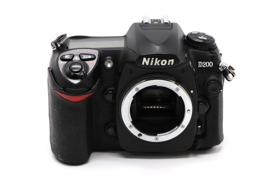 Nikon D200 body в упаковке (пробег 63786 кадров)