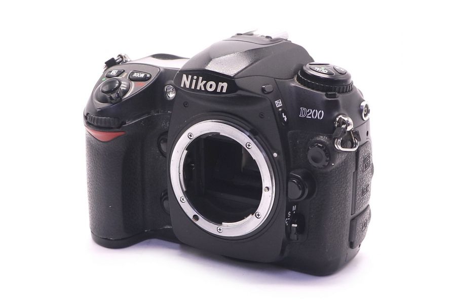 Nikon D200 body в упаковке (пробег 129595 кадров)