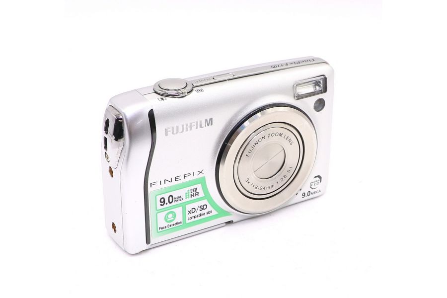 Fujifilm FinePix F47fd в упаковке