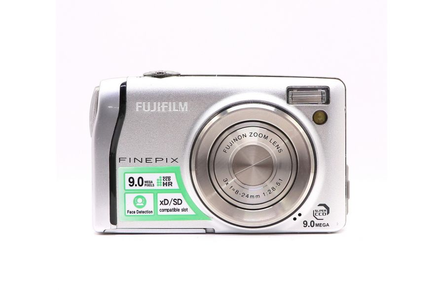 Fujifilm FinePix F47fd в упаковке