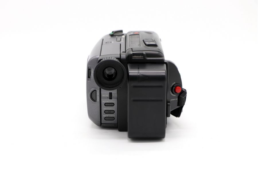 Видеокамера Sony CCD-TRV70E