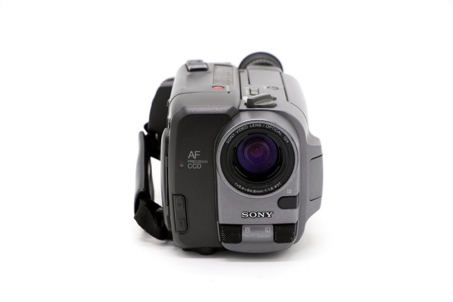 Видеокамера Sony CCD-TRV70E