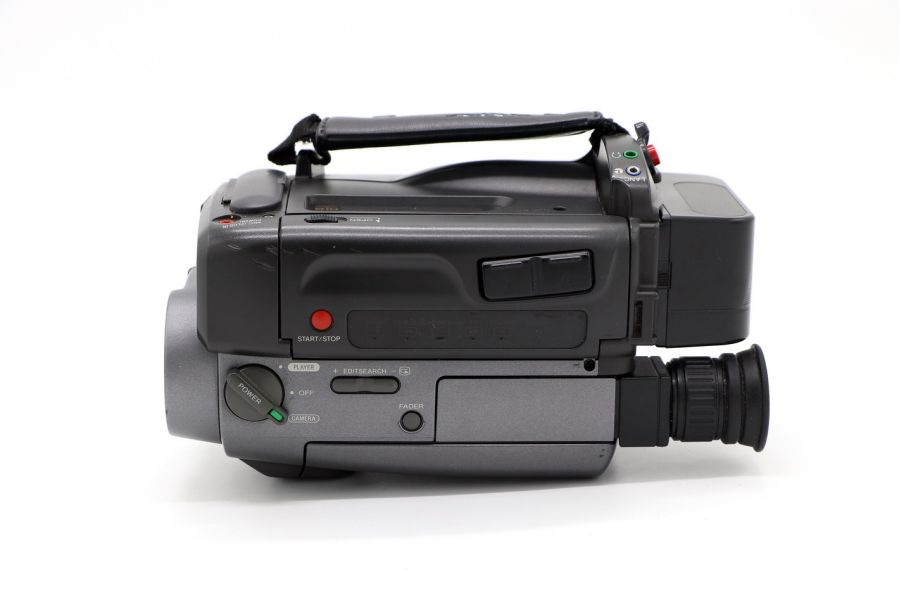 Видеокамера Sony CCD-TRV70E