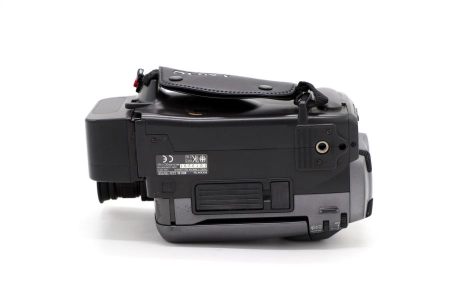 Видеокамера Sony CCD-TRV70E