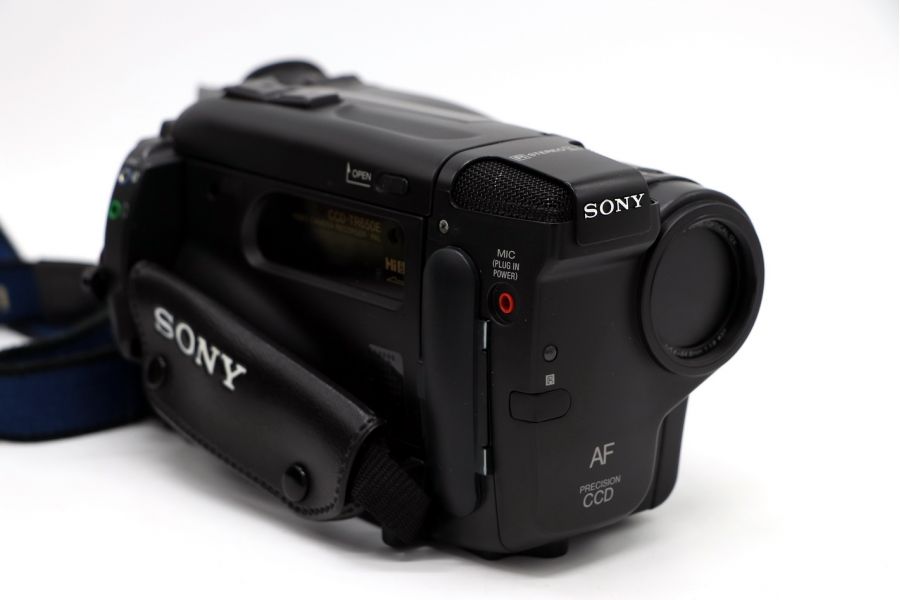 Видеокамера Sony CCD-TR650E
