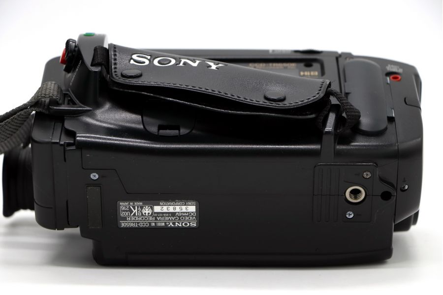 Видеокамера Sony CCD-TR650E