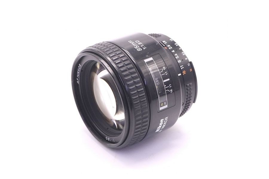 Nikon 85mm f/1.8D AF Nikkor (Thailand) в упаковке
