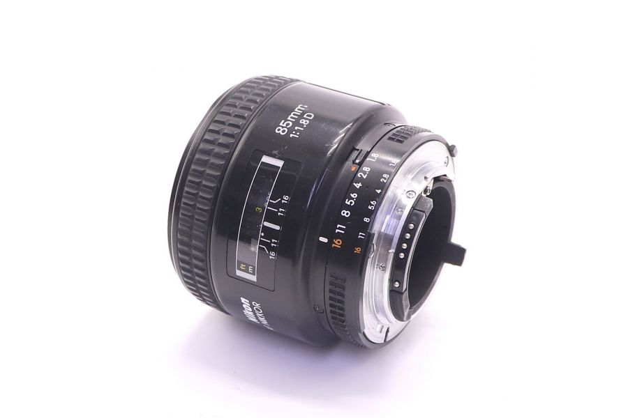 Nikon 85mm f/1.8D AF Nikkor (Thailand) в упаковке