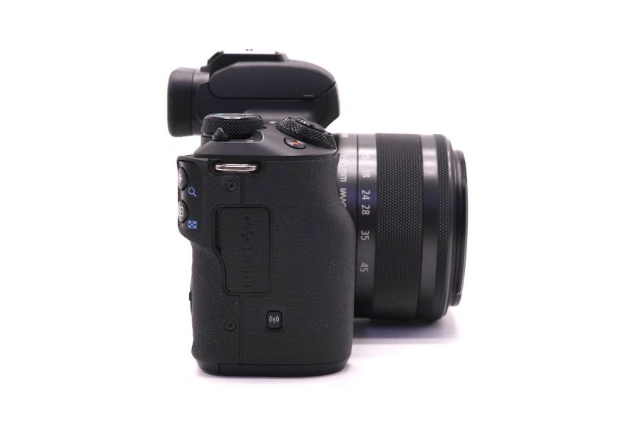 Canon EOS M50 kit (пробег 13550 кадров)