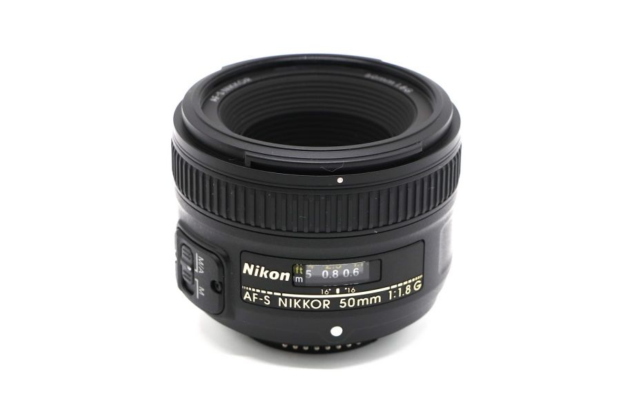 Nikon 50mm f/1.8G AF-S Nikkor в упаковке