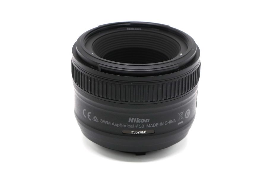 Nikon 50mm f/1.8G AF-S Nikkor в упаковке