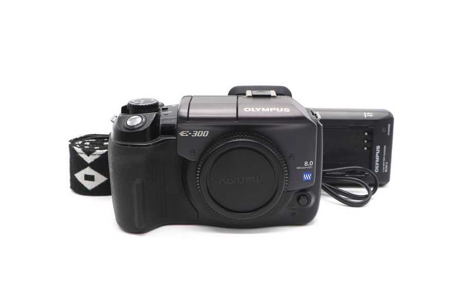 Olympus E-300 body (пробег 26450 кадров)