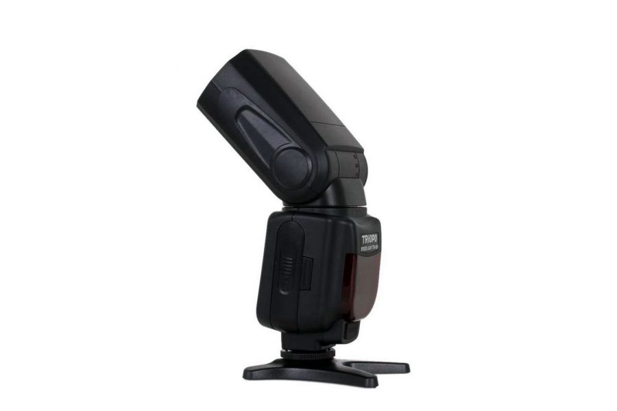 Фотовспышка Triopo SpeedLight TR-950 универсальная