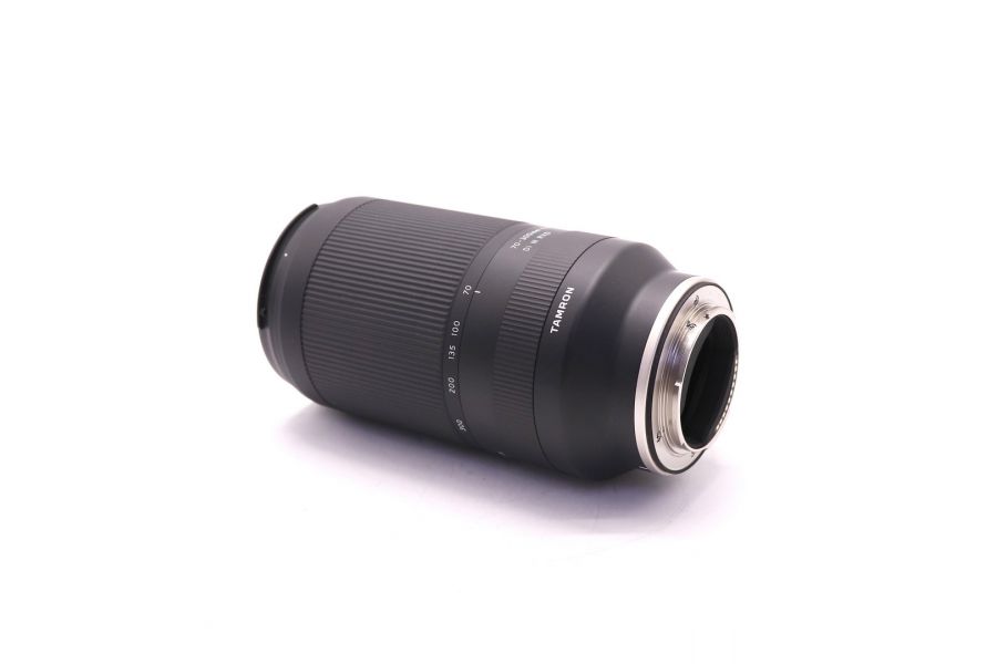 Телеобъектив Tamron 70-300mm f/4.5-6.3 Di III RXD 