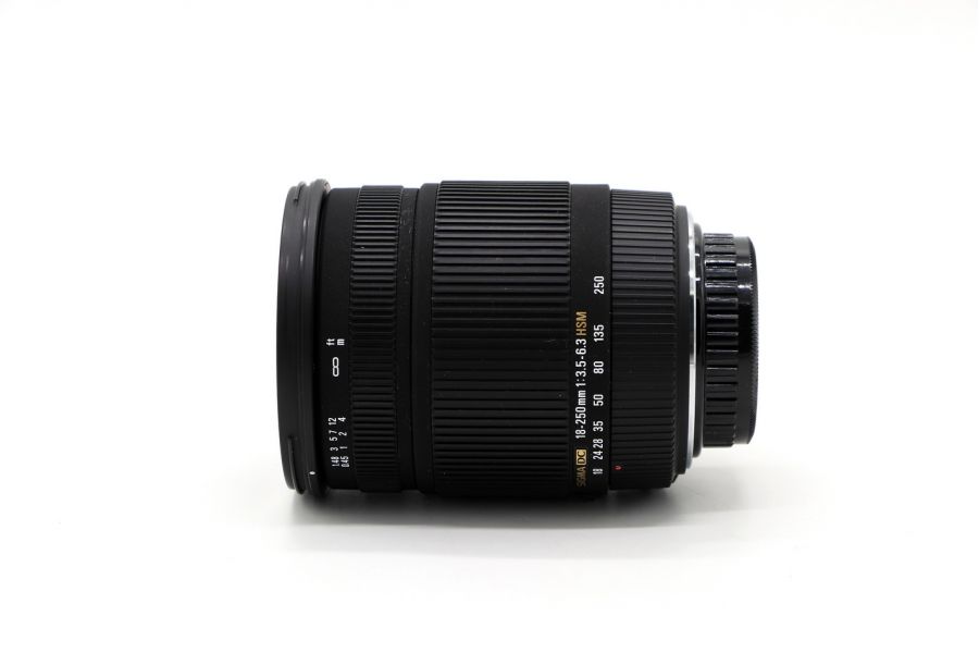 Sigma AF 18-250 mm f/3.5-6.3 DC OS HSM Pentax K в упаковке